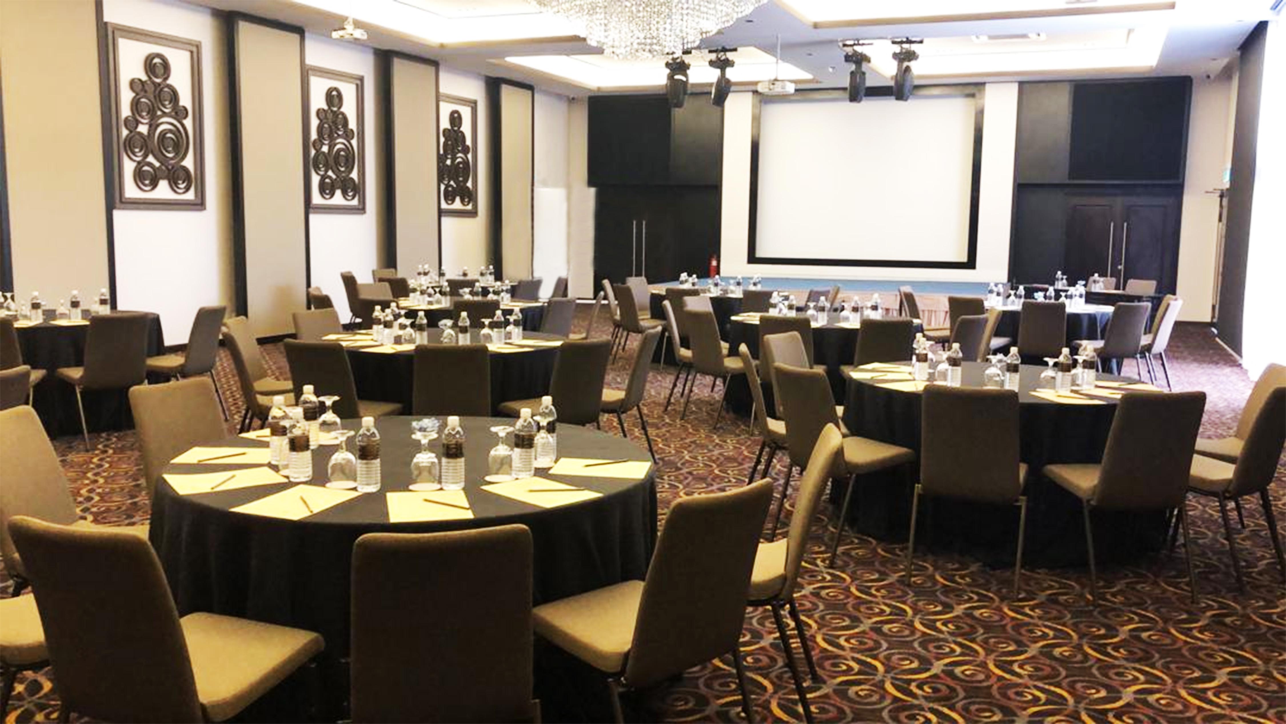 Cyberview Resort & Spa Cyber Dzsaja Kültér fotó The Royal Meeting Room